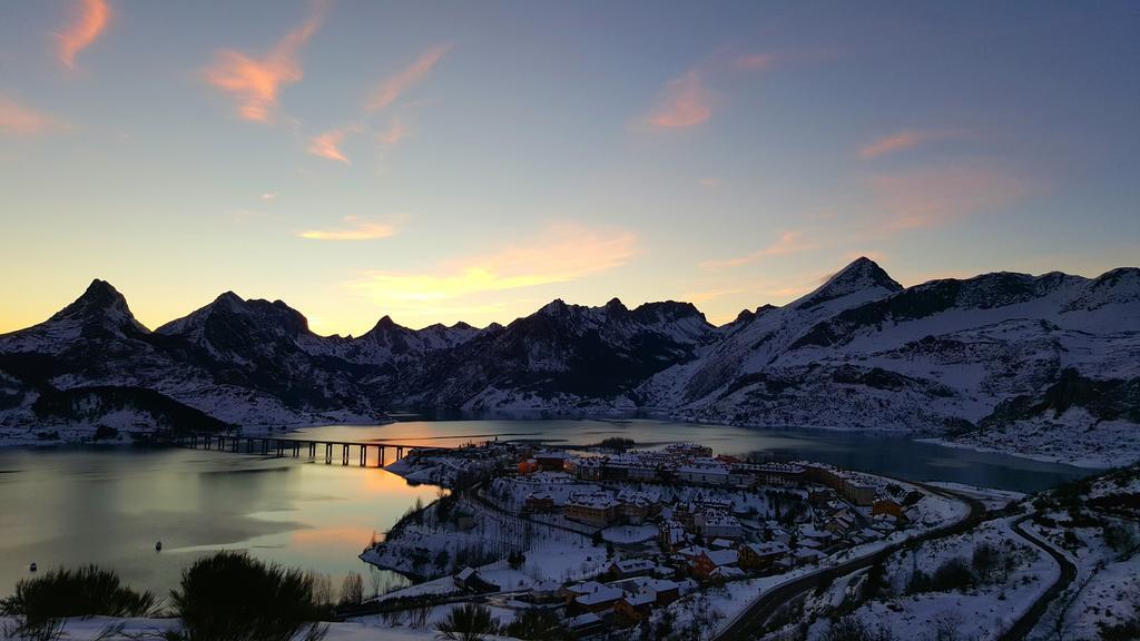 Hotel Presa Riaño Zewnętrze zdjęcie